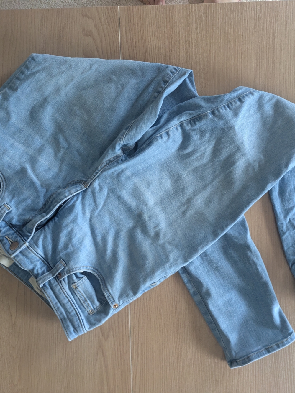 Universal Thread Light Wash Straight Leg Women's Jeans